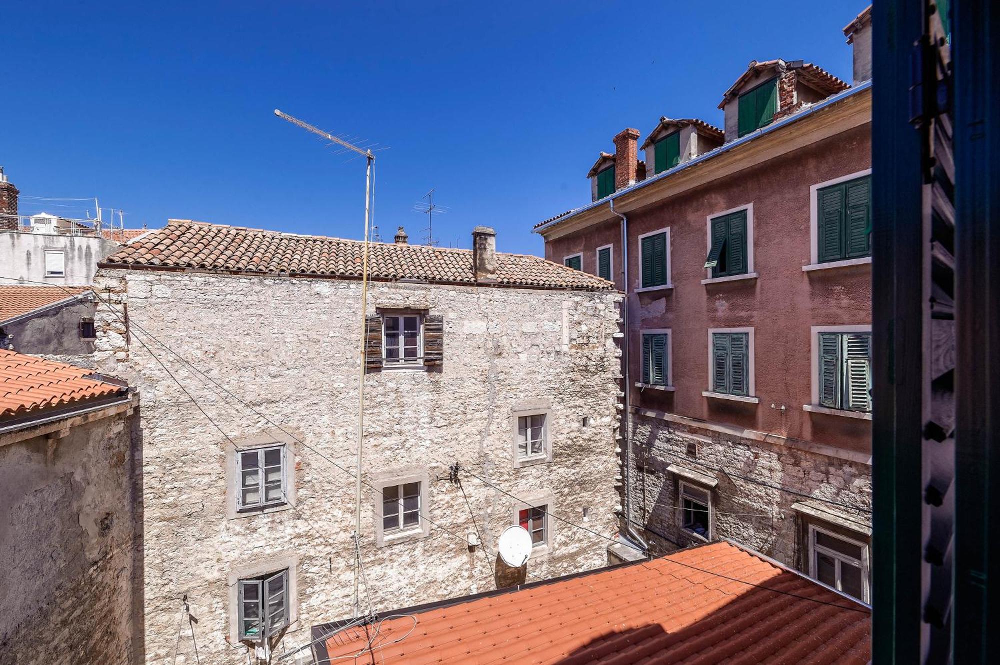 Apartments Palace Rialto Šibenik Стая снимка