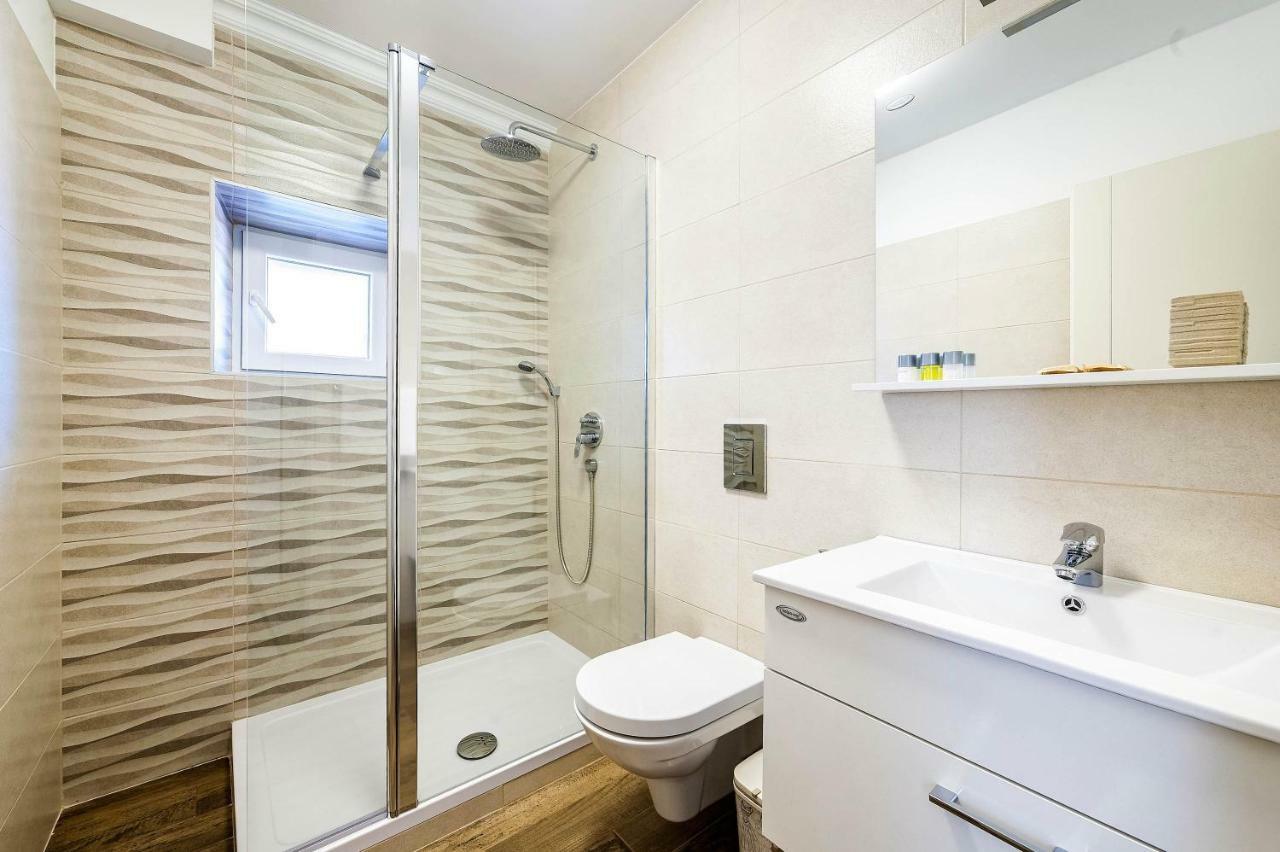 Apartments Palace Rialto Šibenik Стая снимка